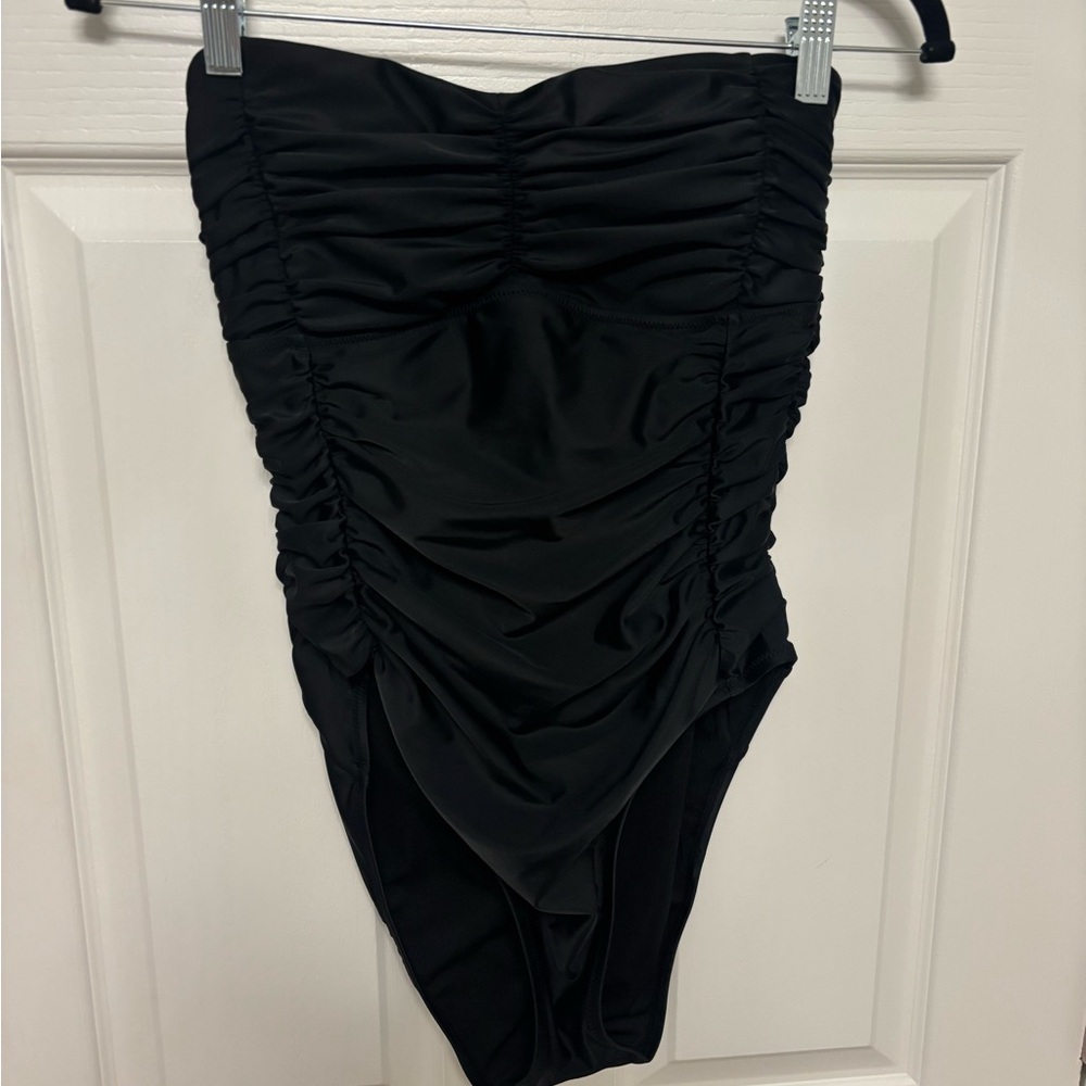 J Crew Elegant Black Strapless Ruched Swimsuit. Size 8